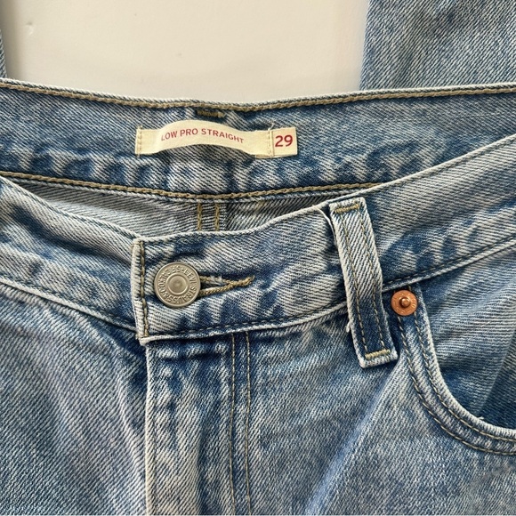 Levi’s Womens 29 Low Pro Baggy Straight Light Wash Jeans - Picture 6 of 8